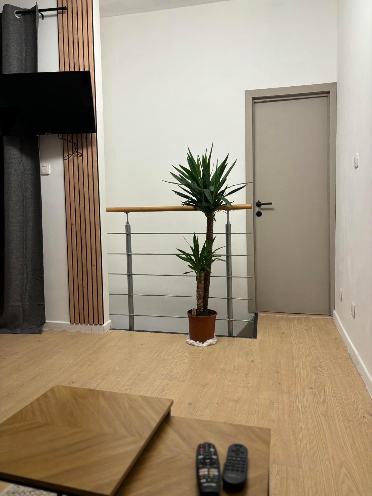 Ubuntu House - Charleroi Apartment Exterior photo